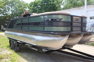 BOATZON | Bentley Pontoons Elite Swingback Dual Captain 223 XLP3 2026