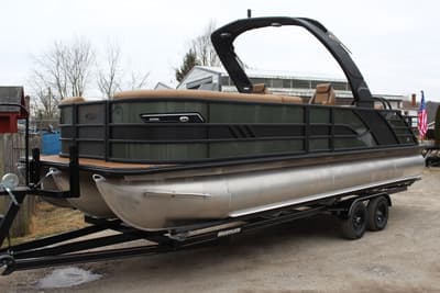 BOATZON | Bentley Pontoons Elite Swingback Dual Captain 253 XLP3 2026