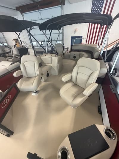 BOATZON | Bentley Pontoons Fish 220 2023
