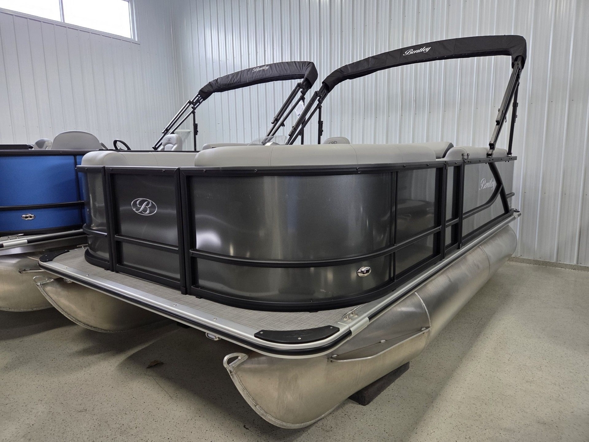 2026 Bentley Pontoons LE 160 CR - Sold Boat