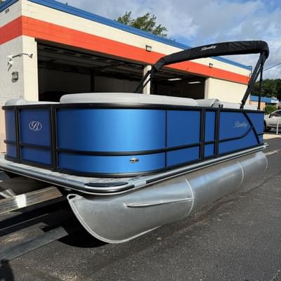 BOATZON | Bentley Pontoons LE 160 CR 2026