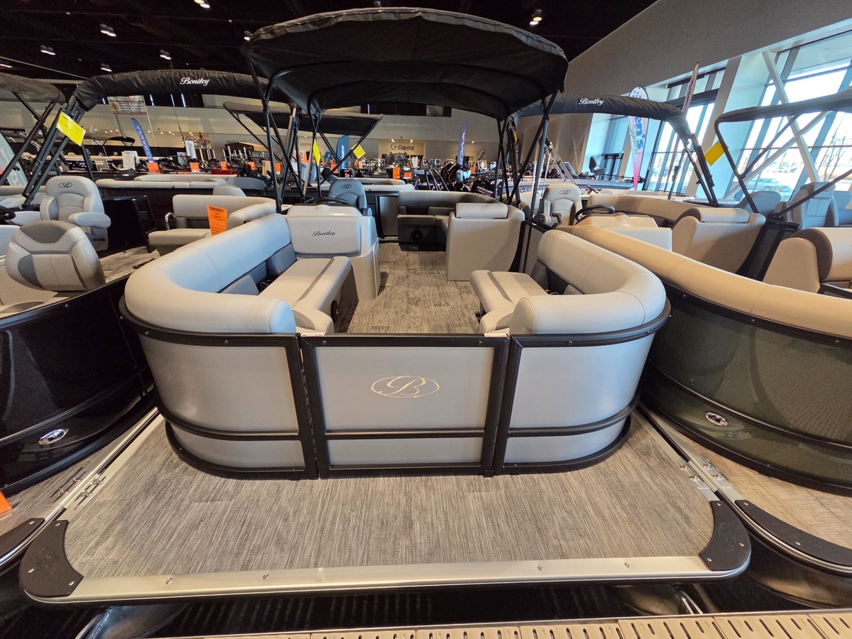 2026 Bentley Pontoons LE 200 CR - Sold Boat
