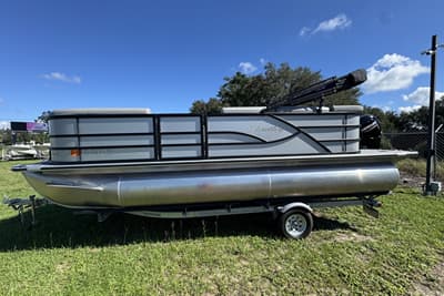 BOATZON | Bentley Pontoons Legacy 200 Cruise 2025