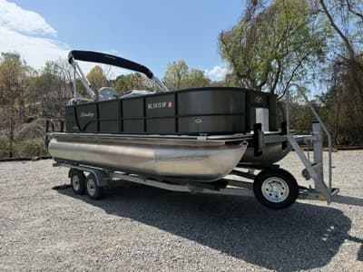 BOATZON | Bentley Pontoons Legacy 200 Fish 2023