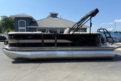 BOATZON | Bentley Pontoons Legacy 200 Navigator 2026