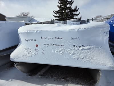 BOATZON | Bentley Pontoons Legacy 200 Navigator 2026