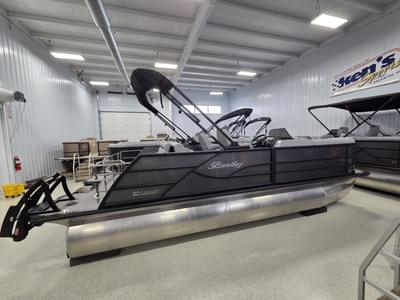BOATZON | Bentley Pontoons Legacy 200 Swingback 2026