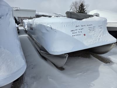 BOATZON | Bentley Pontoons Legacy 220 Navigator 2026