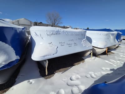 BOATZON | Bentley Pontoons Legacy 220 Navigator 2026