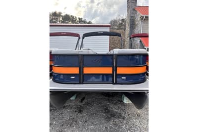 BOATZON | Bentley Pontoons Legacy 220 Navigator 2026