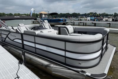 BOATZON | Bentley Pontoons Legacy 220 Navigator 2027