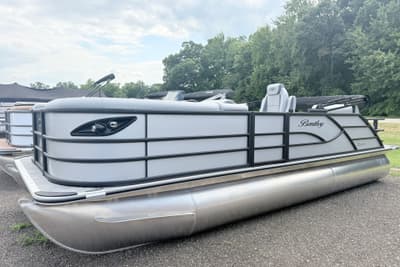 BOATZON | Bentley Pontoons LEGACY 220 QSB 2027