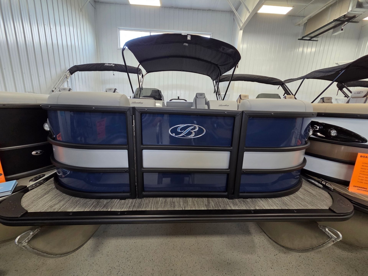 2026 Bentley Pontoons Legacy 220 Swingback - Sold Boat