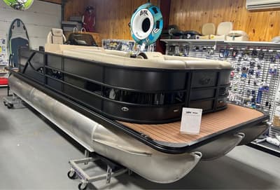 BOATZON | Bentley Pontoons Legacy 223 Cruise 2026