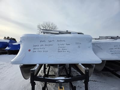 BOATZON | Bentley Pontoons Legacy 223 Navigator 2026