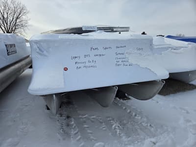 BOATZON | Bentley Pontoons Legacy 223 Navigator 2026