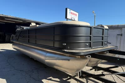 BOATZON | Bentley Pontoons Legacy 223 Navigator 2026 BOATZON | Bentley Pontoons Legacy 223 Navigator 2026