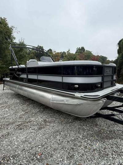 BOATZON | Bentley Pontoons Legacy 223 Navigator 2026 BOATZON | Bentley Pontoons Legacy 223 Navigator 2026