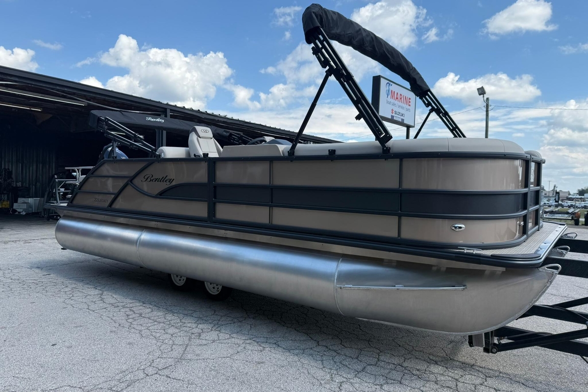 2025 Bentley Pontoons Legacy 223 QSB - Sold Boat