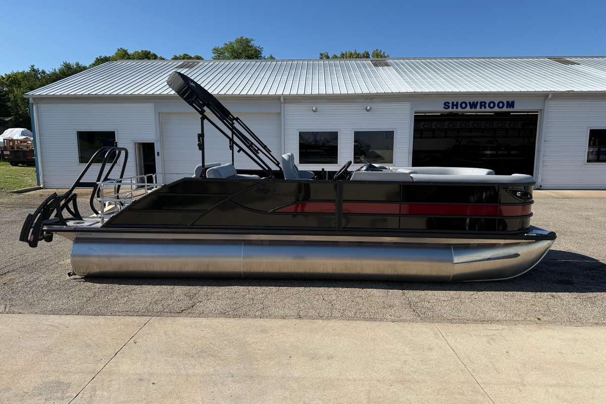 2026 Bentley Pontoons Legacy 223 Swingback - Sold Boat