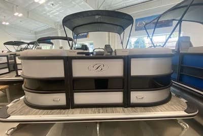BOATZON | Bentley Pontoons Legacy 223 Swingback 2026 BOATZON | Bentley Pontoons Legacy 223 Swingback 2026