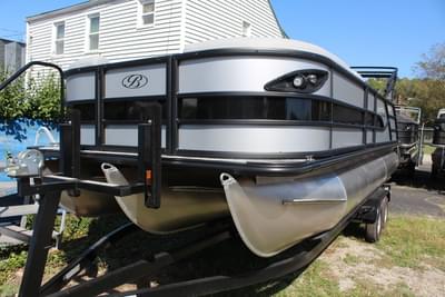 BOATZON | Bentley Pontoons Legacy 223 Swingback 34 Tube 2026
