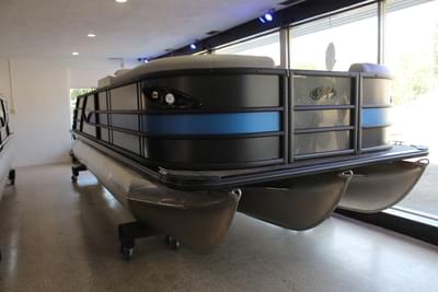 BOATZON | Bentley Pontoons Legacy 223 Swingback 34 Tube 2026