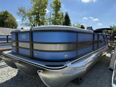 BOATZON | Bentley Pontoons Legacy 223 Swingback Dual Captain 34 Tube 2026