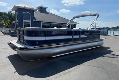 BOATZON | Bentley Pontoons Legacy 240 Cruise XL 2026