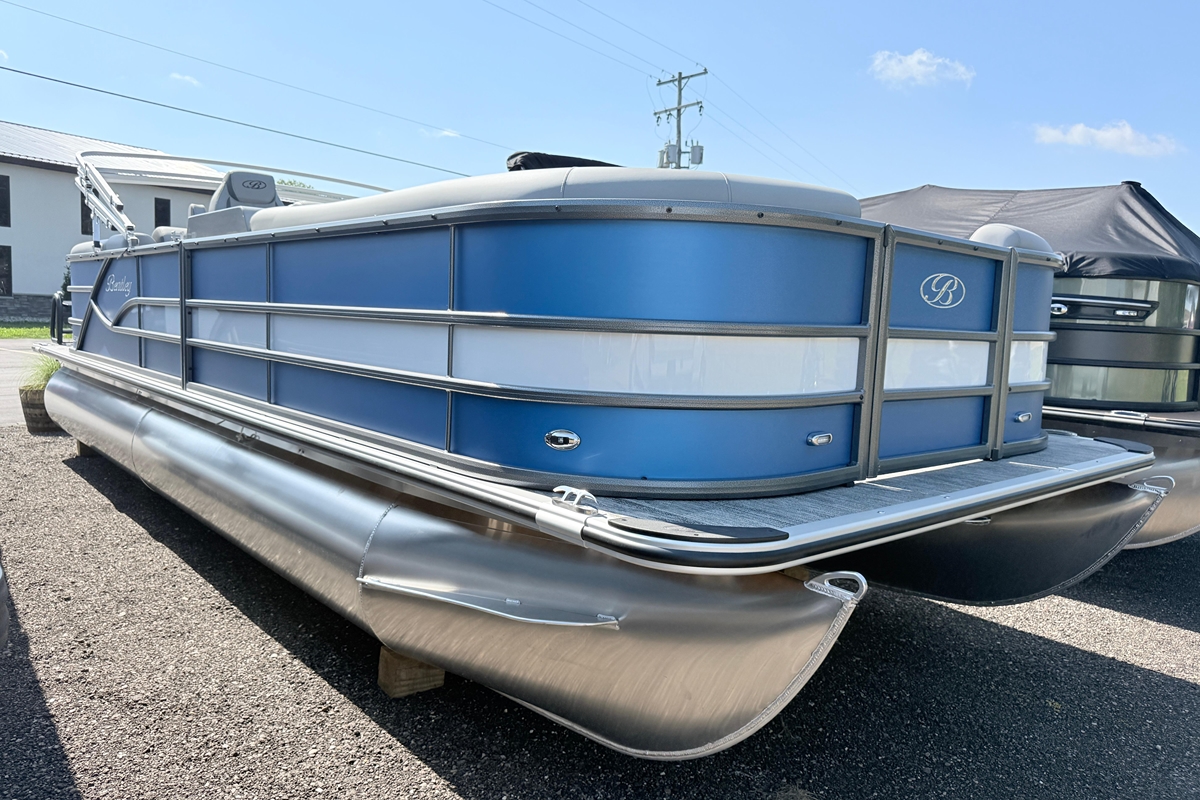 2027 Bentley Pontoons Legacy 240 Navigator - Sold Boat
