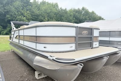 BOATZON | Bentley Pontoons Legacy 243 Nav Ext 2027