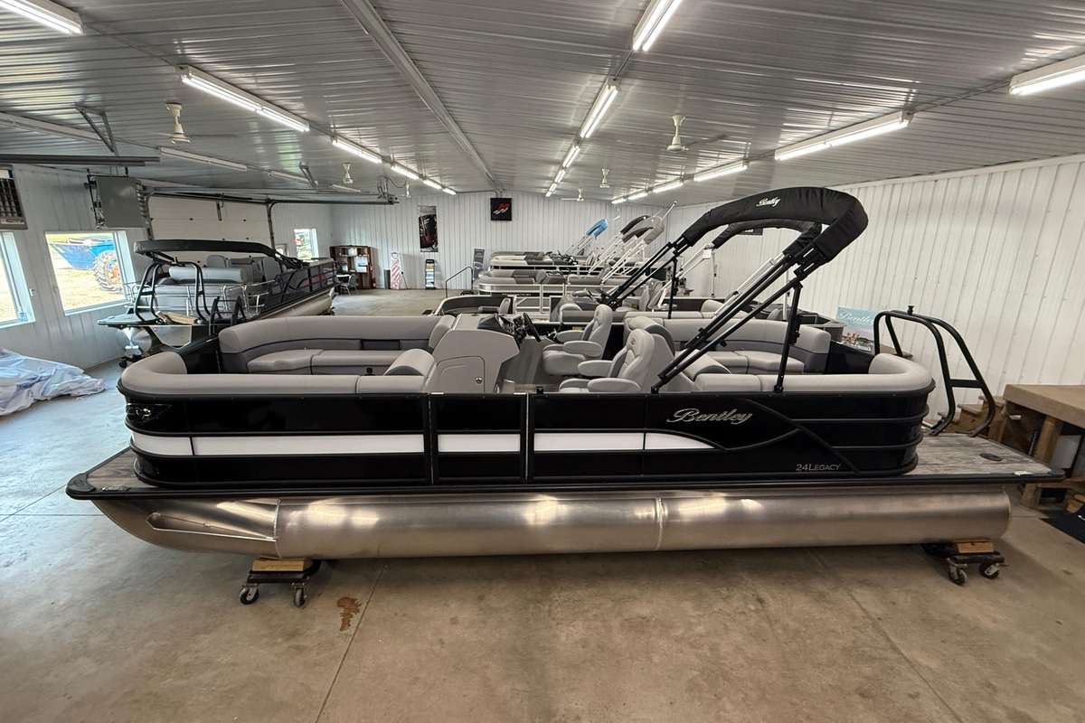 2026 Bentley Pontoons Legacy 243 Navigator - Sold Boat
