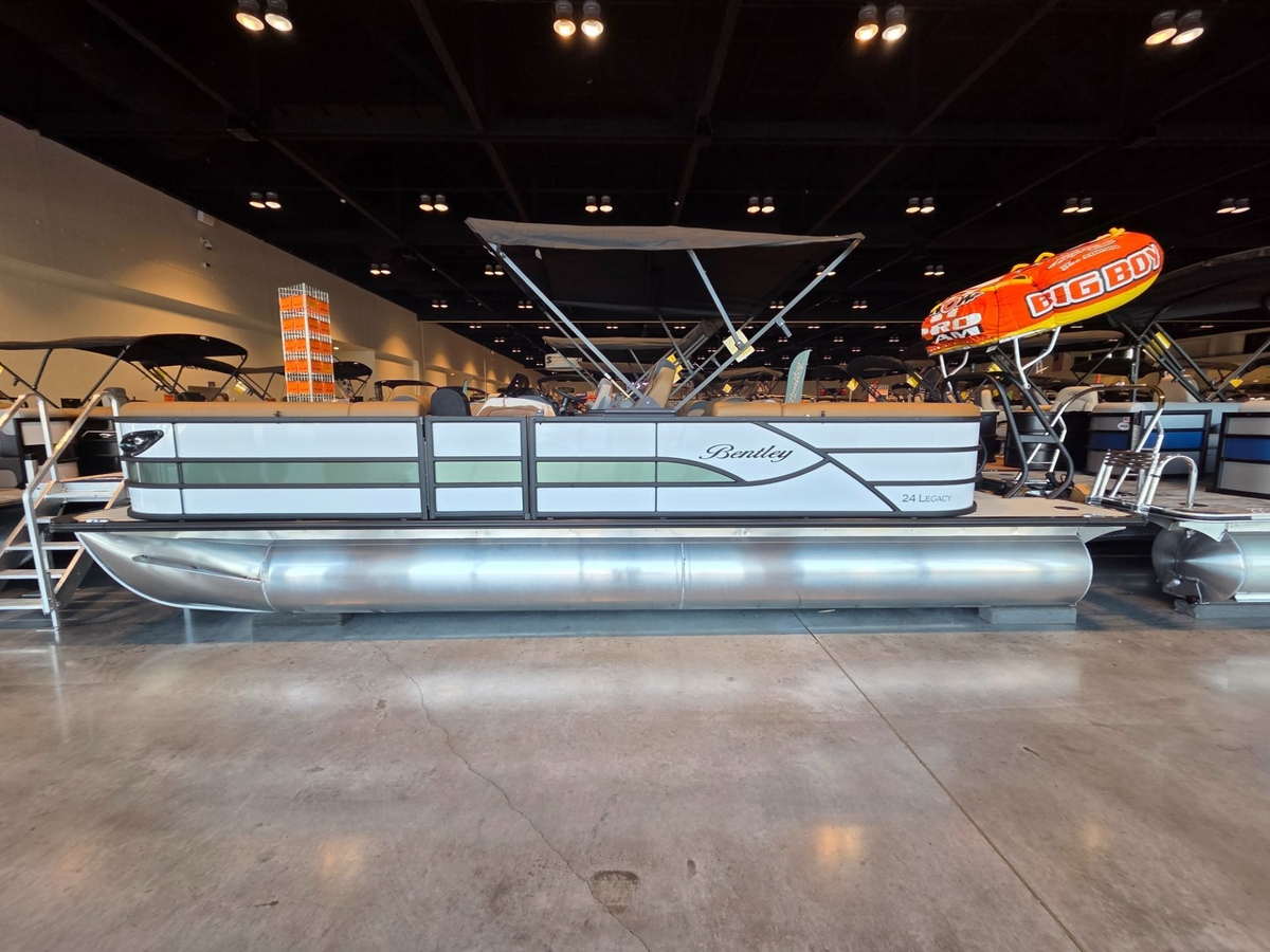 2026 Bentley Pontoons Legacy 243 Navigator - Sold Boat