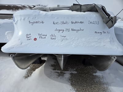 BOATZON | Bentley Pontoons Legacy 243 Navigator 2026