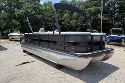 BOATZON | Bentley Pontoons Legacy 243 Navigator 2026