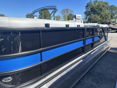 BOATZON | Bentley Pontoons Legacy 243 Navigator 2026