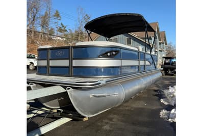 BOATZON | Bentley Pontoons Legacy 243 Navigator 2026