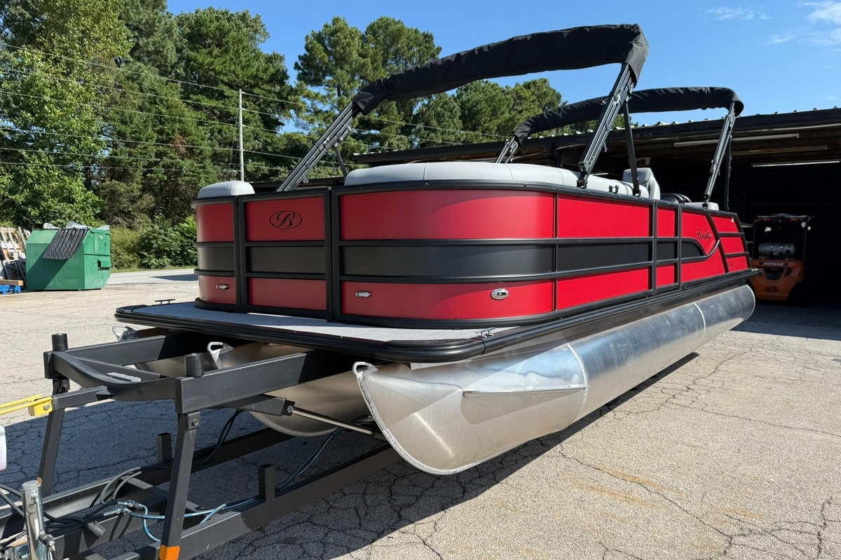 2025 Bentley Pontoons Legacy 243 Swingback - Sold Boat