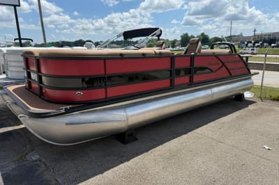BOATZON | Bentley Pontoons Legacy 243 Swingback 2026
