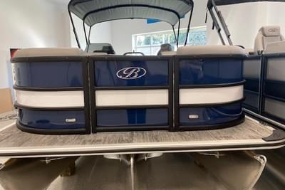 BOATZON | Bentley Pontoons Legacy 243 Swingback 2026 BOATZON | Bentley Pontoons Legacy 243 Swingback 2026