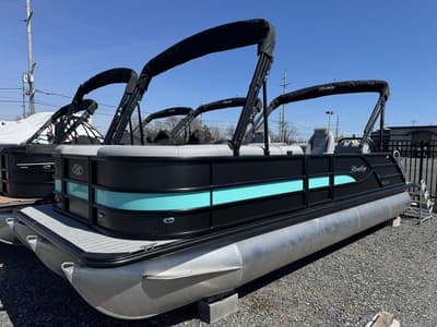 BOATZON | Bentley Pontoons LEGACY 243 SWINGBACK 2026