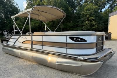 BOATZON | Bentley Pontoons Legacy 243 Swingback EXT 2026 BOATZON | Bentley Pontoons Legacy 243 Swingback EXT 2026