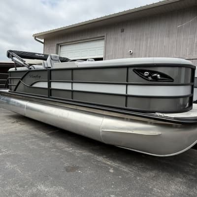 BOATZON | Bentley Pontoons Legacy Navigator 220 2027