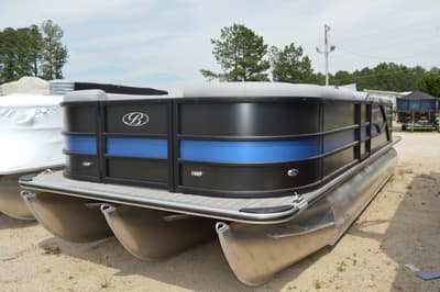 BOATZON | Bentley Pontoons Legacy Navigator 223 2026