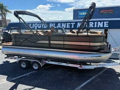 BOATZON | Bentley Pontoons Legacy Navigator 223 2027