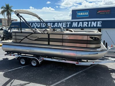 BOATZON | Bentley Pontoons Legacy Navigator 223 2027