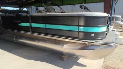 BOATZON | Bentley Pontoons Legacy Navigator 223 XLP3 2026