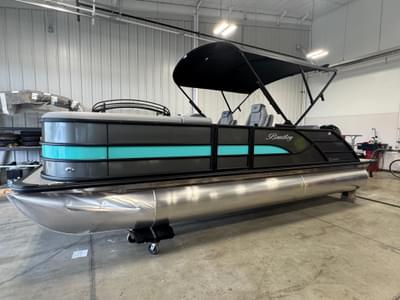 BOATZON | Bentley Pontoons Legacy Swingback 2025 BOATZON | Bentley Pontoons Legacy Swingback 2025