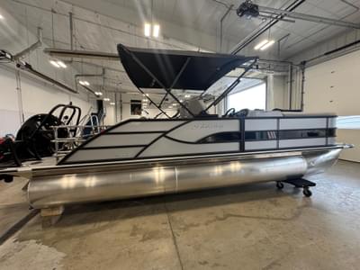 BOATZON | Bentley Pontoons Legacy Swingback 2025 BOATZON | Bentley Pontoons Legacy Swingback 2025
