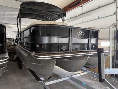 BOATZON | Bentley Pontoons Legacy Swingback 223 XLP3 2026